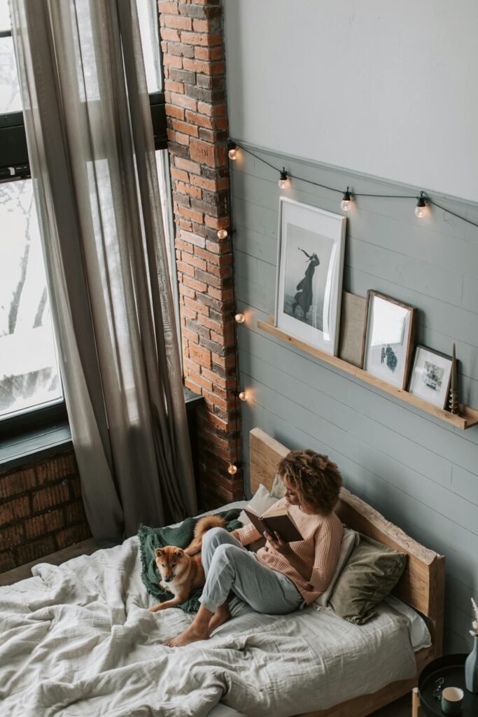 Play with Wall Décor Decorate Your Room with Simple Things for minimalist design