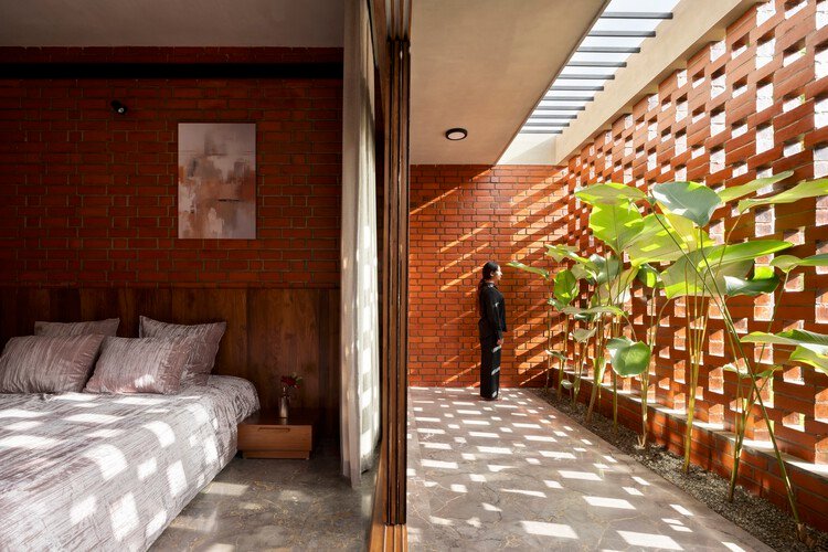 Natural lighting and ventilation Sustainable Land Use for LEED Certification