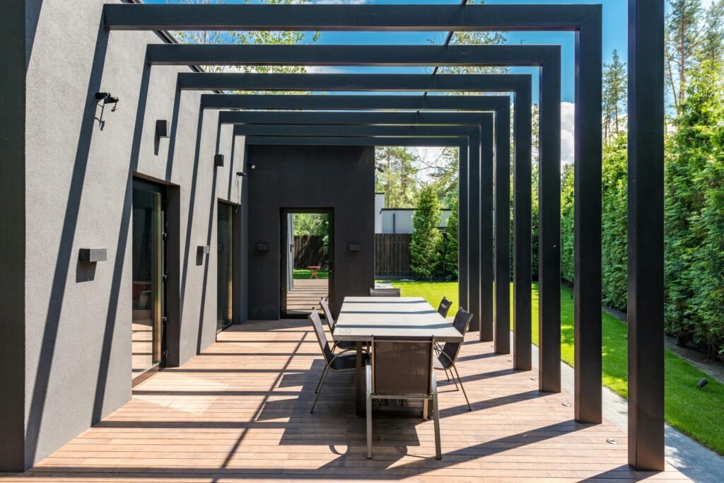 garden sitting area of house Blending Indoors with Outdoors